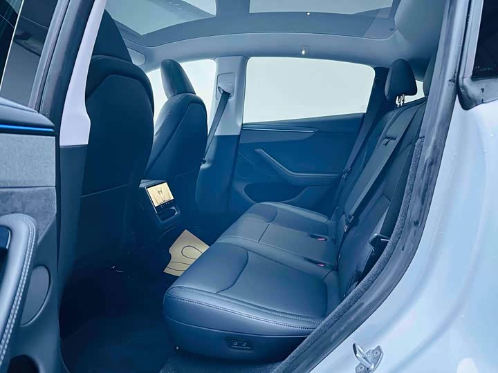 Фото 3 - Tesla Model Y