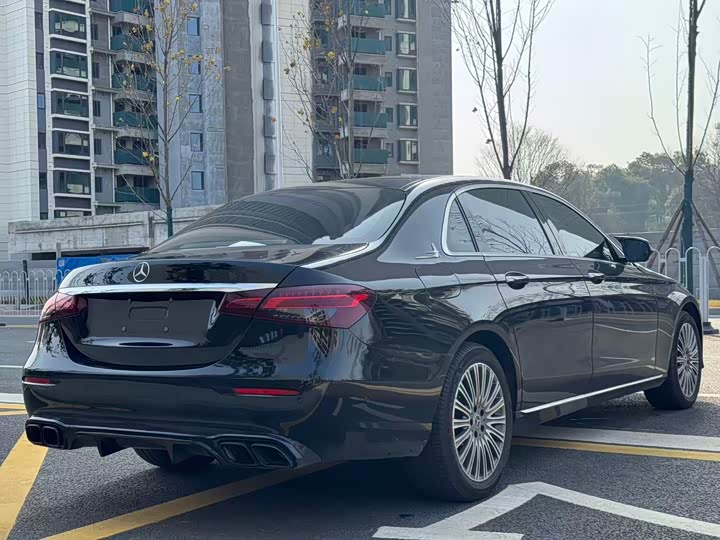 Фото 7 - Mercedes-Benz E-Class