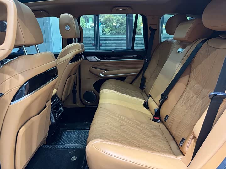 Фото 9 - Tank 500 Hybrid