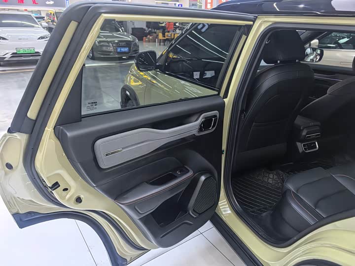 Фото 9 - Geely Cowboy