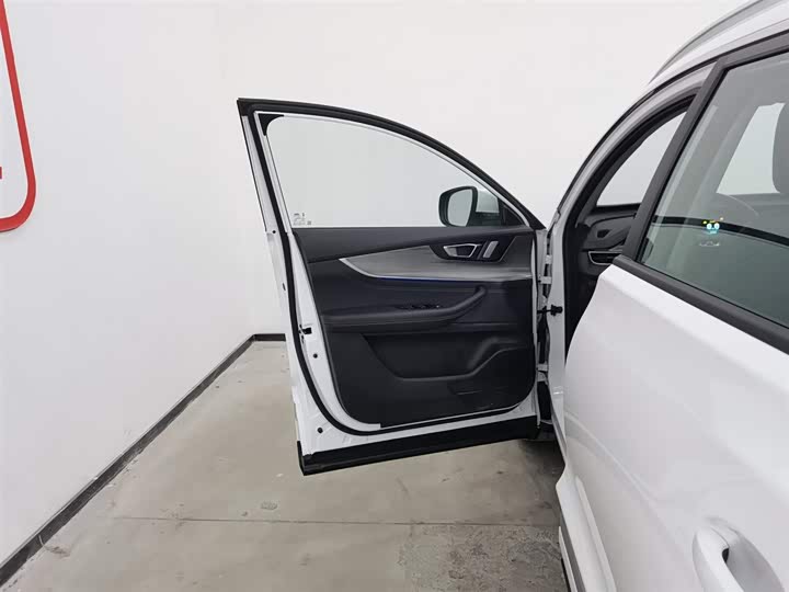 Фото 8 - Chery Tiggo 8