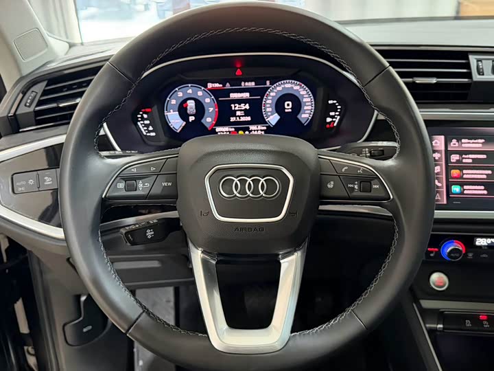 Фото 7 - Audi Q3