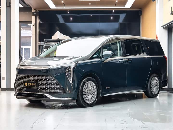 Photo 1 - Buick GL8 Century