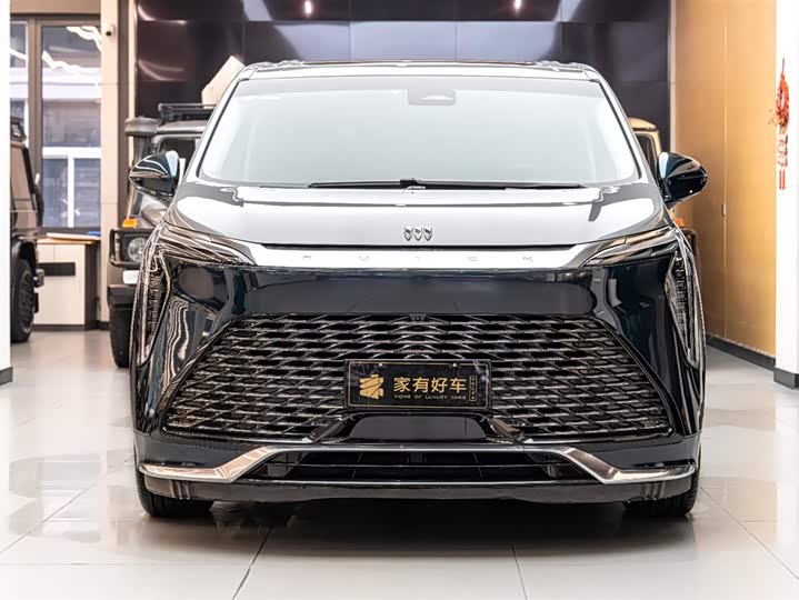 Photo 2 - Buick GL8 Century