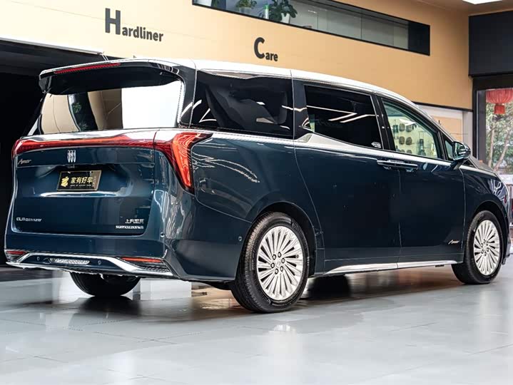 Photo 4 - Buick GL8 Century