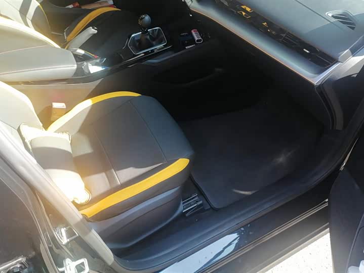 Фото 8 - MG Motor 5