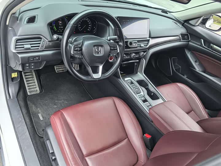 Фото 8 - Honda Accord