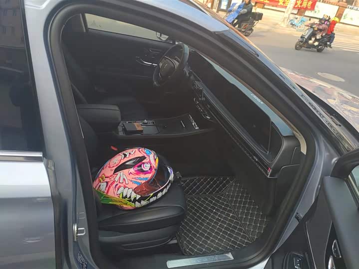 Фото 8 - Lincoln Corsair