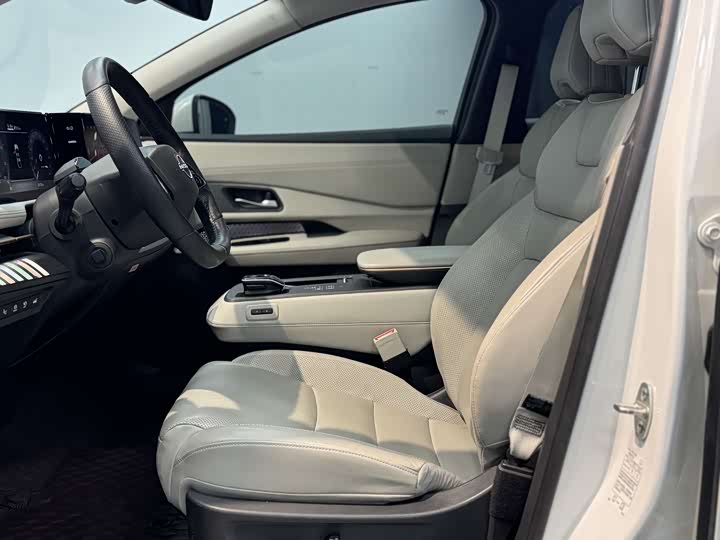 Фото 3 - Nissan Ariya EV