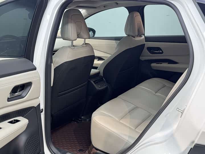 Фото 4 - Nissan Ariya EV