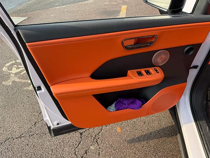 Photo 6 - Toyota bZ3X