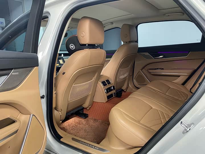 Фото 3 - Jaguar XF L