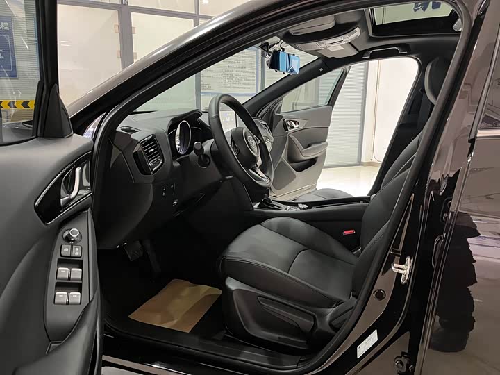 Фото 8 - Mazda CX-4