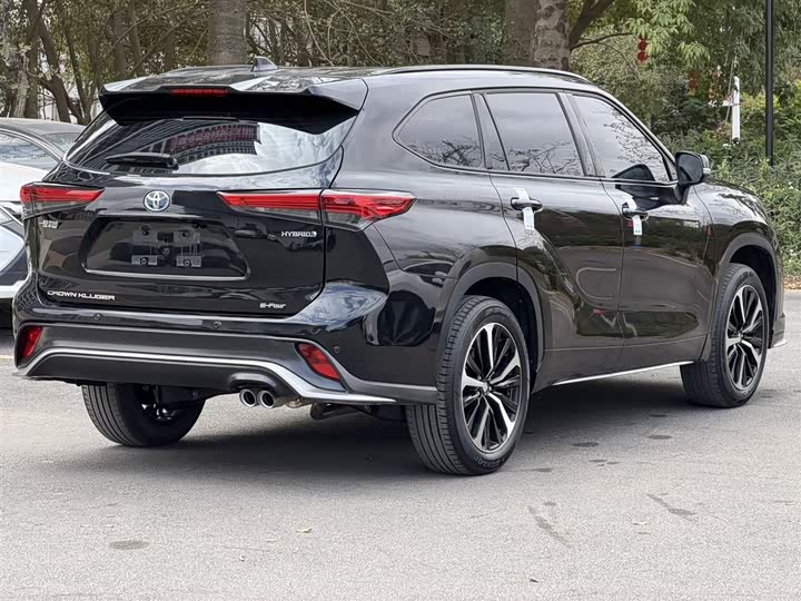 Фото 4 - Toyota Crown Kluger