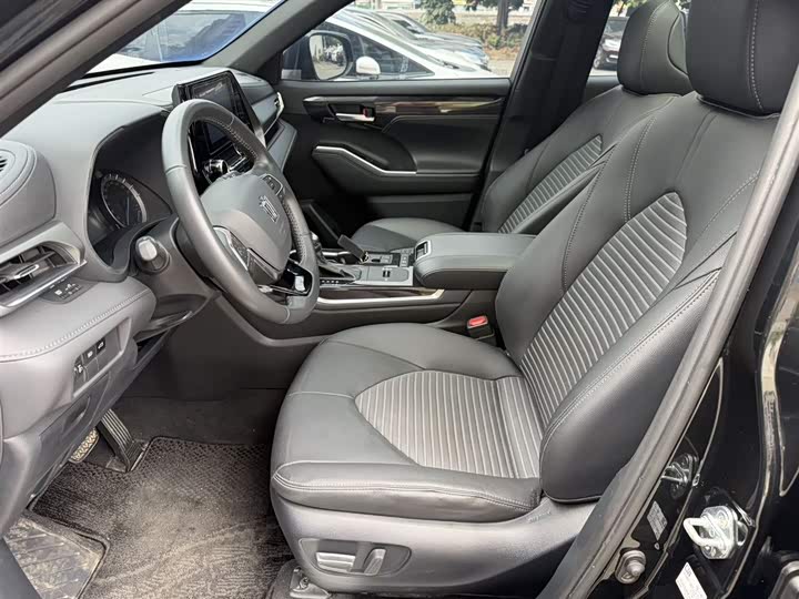 Фото 7 - Toyota Crown Kluger