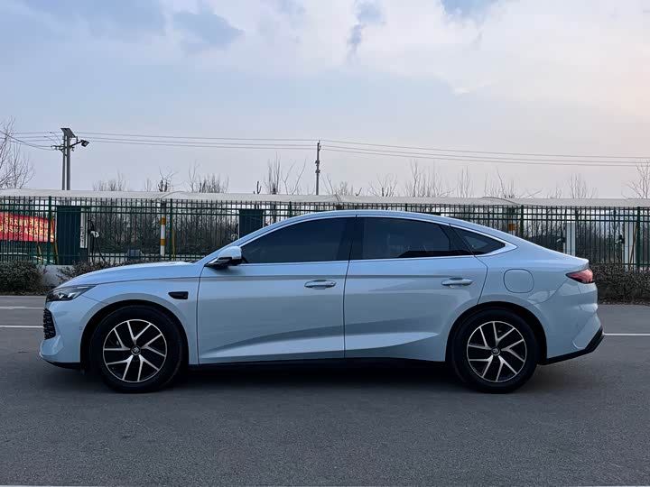 Фото 4 - BYD Qin L