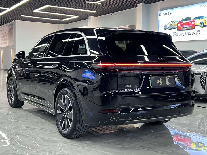 Photo 2 - LiXiang L7