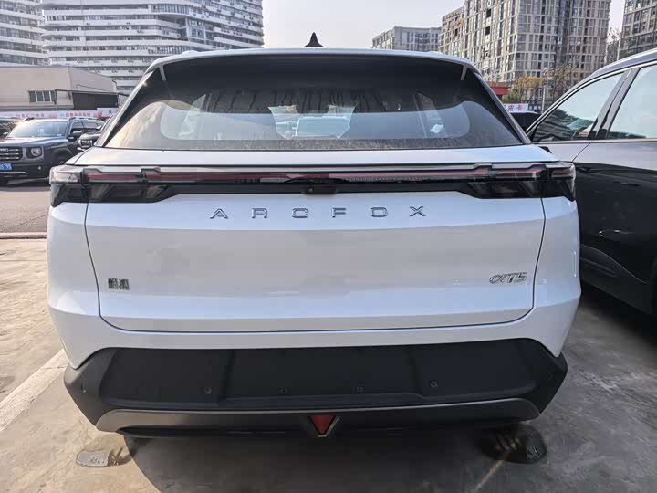 Фото 4 - BAIC Arcfox Alpha T5