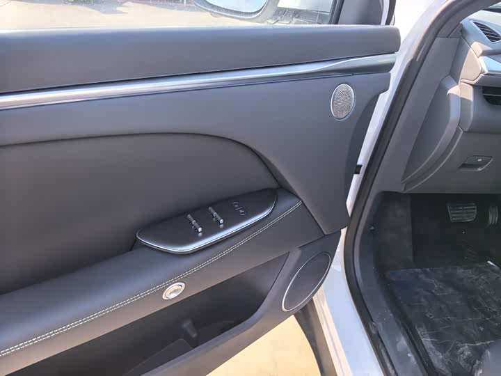 Фото 5 - BAIC Arcfox Alpha T5