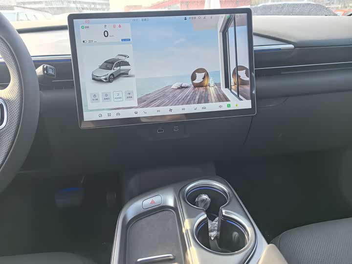 Фото 9 - BAIC Arcfox Alpha T5