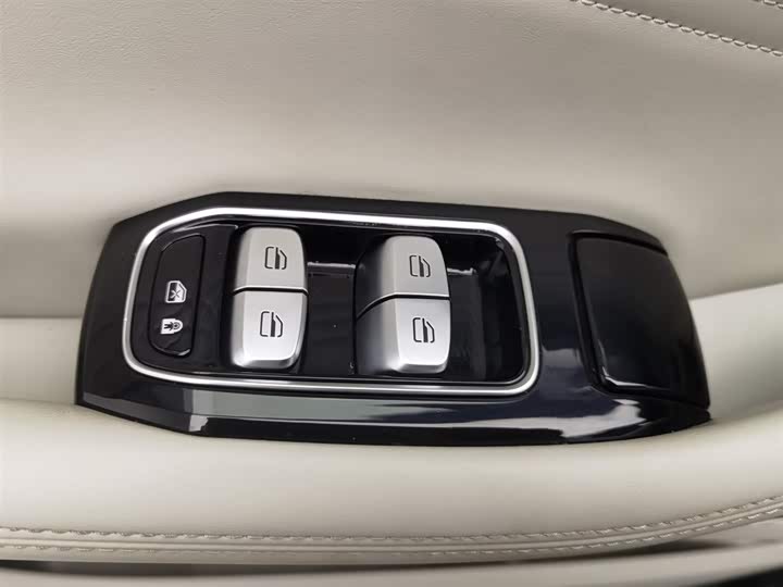 Фото 9 - Exeed RX