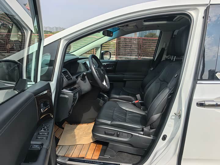 Фото 6 - Honda Odyssey