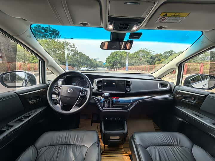 Фото 7 - Honda Odyssey