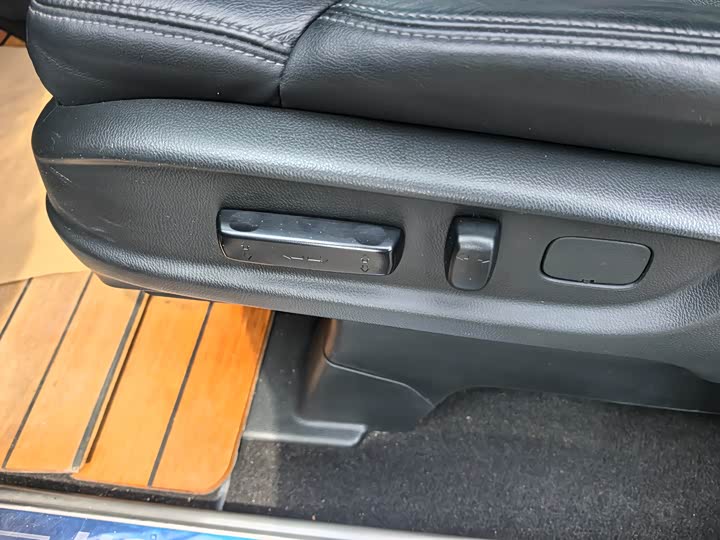 Фото 9 - Honda Odyssey