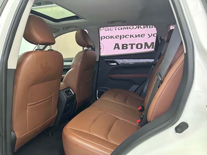 Фото 5 - Geely Vision X6