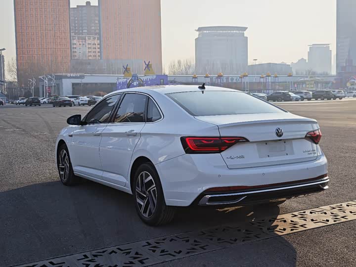 Фото 4 - Volkswagen Sagitar L