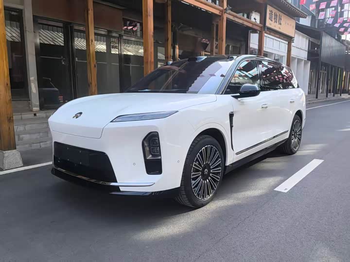 Фото 1 - Nio ES8