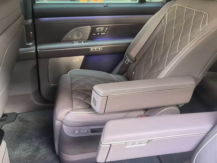 Фото 6 - Nio ES8