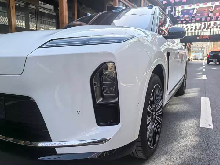 Фото 8 - Nio ES8