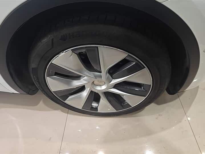 Фото 6 - Tesla Model Y