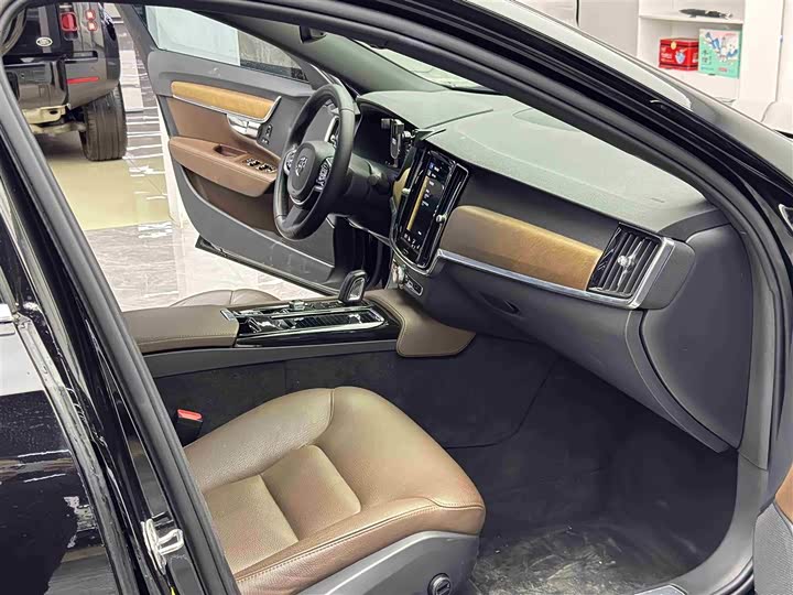 Фото 8 - Volvo S90 Hybrid