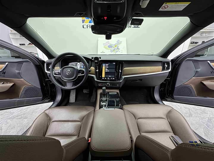 Фото 9 - Volvo S90 Hybrid
