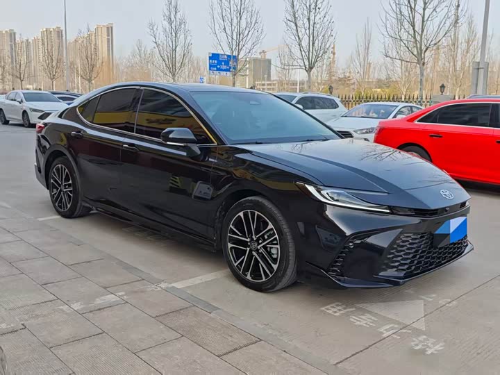 Фото 6 - Toyota Camry