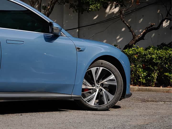 Фото 9 - Nio ET5