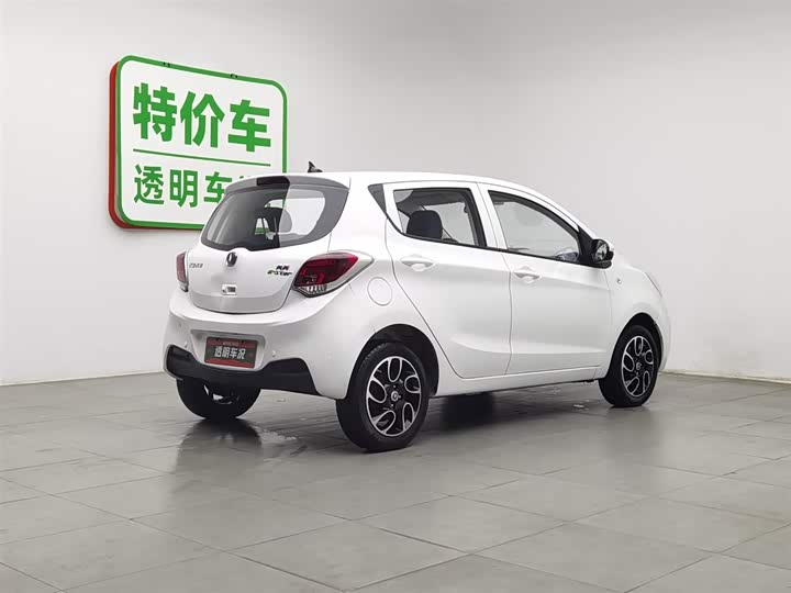 Фото 2 - Changan BenBen E-Star