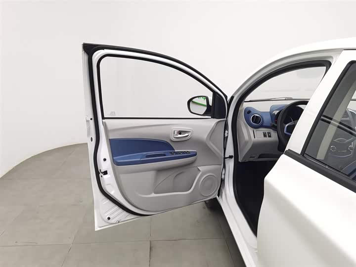 Фото 8 - Changan BenBen E-Star