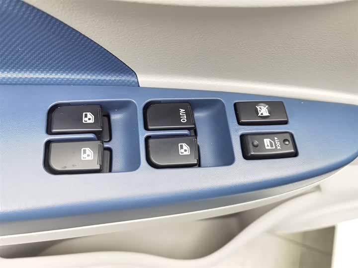 Фото 9 - Changan BenBen E-Star