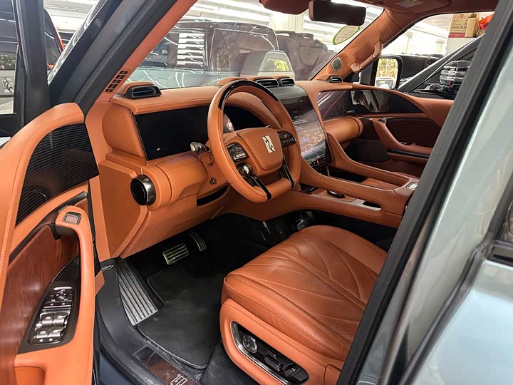 Фото 2 - BYD Yangwang U8