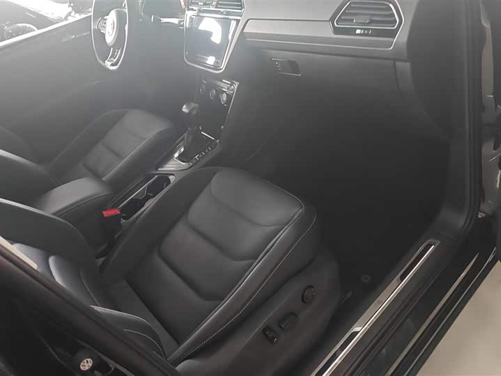 Фото 8 - Volkswagen Tiguan L Pro