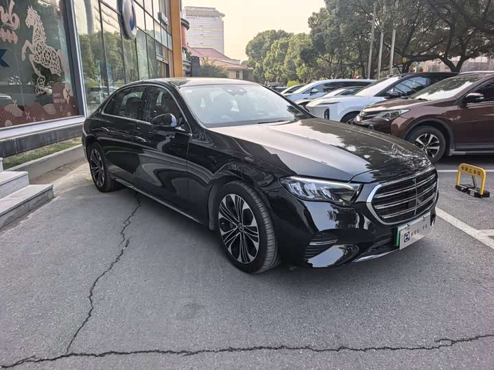 Фото 3 - Mercedes-Benz E-Class Hybrid