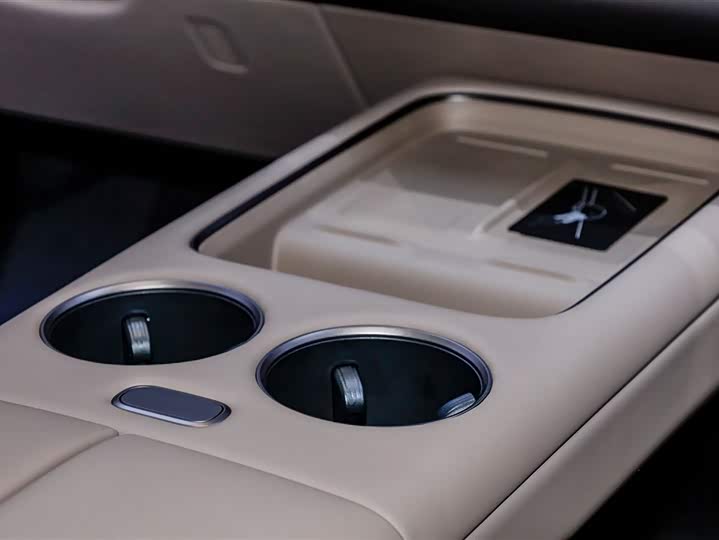 Фото 5 - LiXiang i8