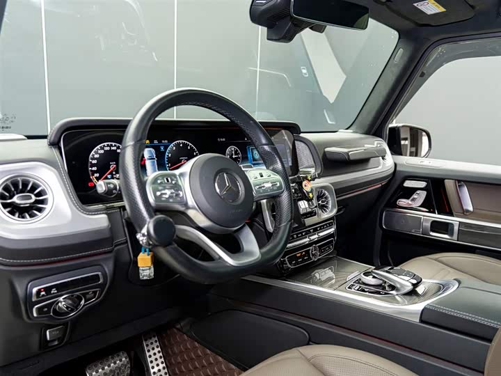 Фото 8 - Mercedes-Benz G-Class