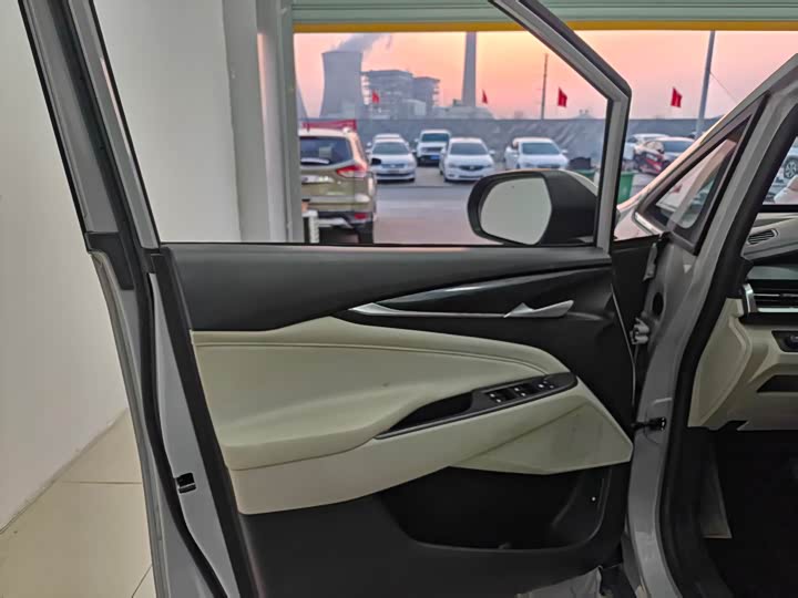 Фото 4 - Maxus G50