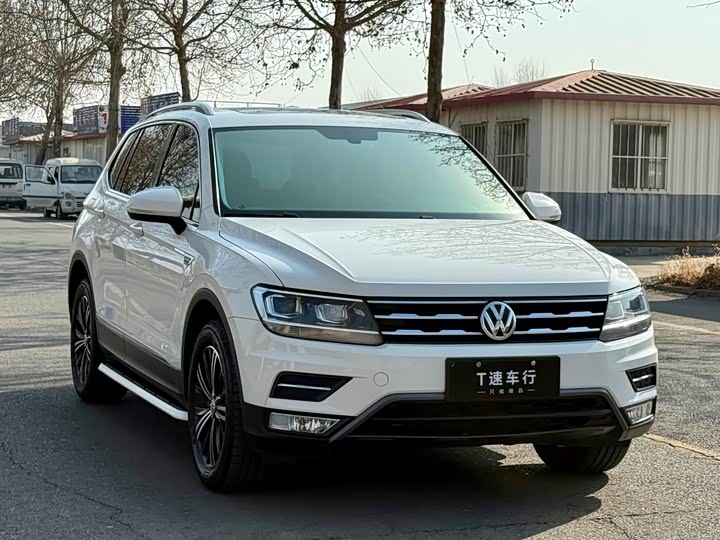 Фото 3 - Volkswagen Tiguan L Pro