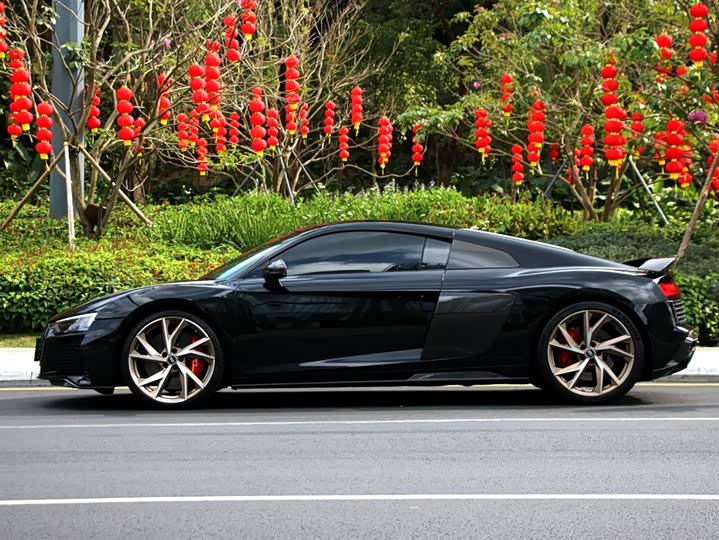 Фото 3 - Audi R8