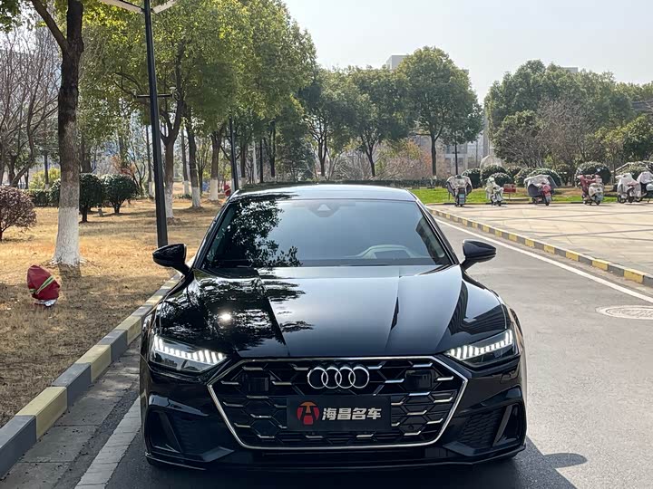 Фото 2 - Audi A7